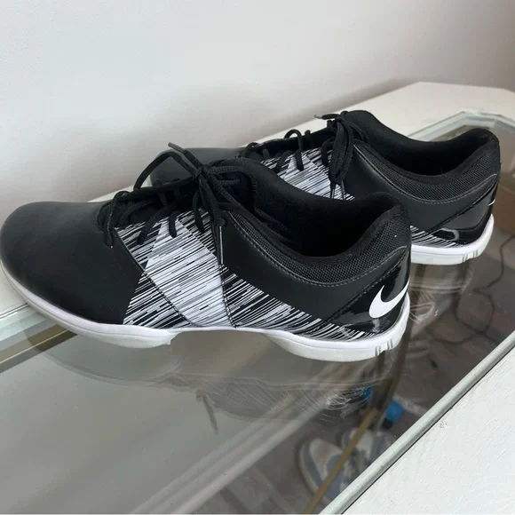 Nike Women's Size 7.5 Nike Delight V-Lady Golf Shoe SpikedTread Black White - Picture 5 of 9